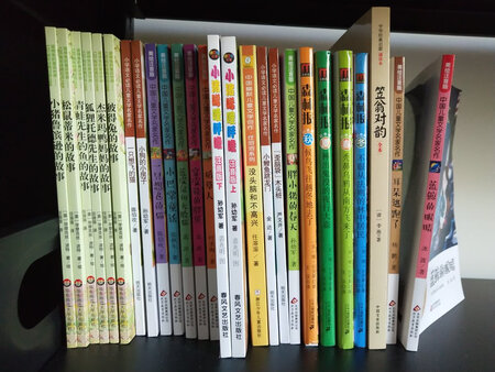 一年级了，买了一些推荐的书单，学习学习拼音。