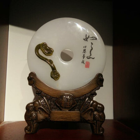 总体还不错，跟描述一致，摆在家里挺好看的，图个吉利