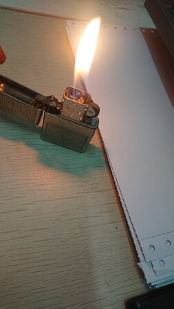 第一次买煤油打火机，选择了ZIPPO，选了好久，买了这款，很好用，充了油以后，一打就着。