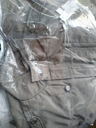 衣服收到，帮忙弄的，物主收了后再说。