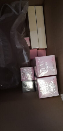 平时六百多，双十一四百多，便宜，京东物流也快，在双十一也没塞车，如约到达！
