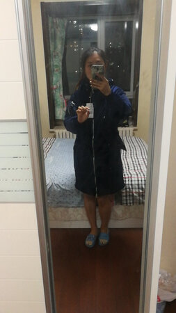 衣服质量不错，颜色也很好，实物和图片一致，穿着很暖和