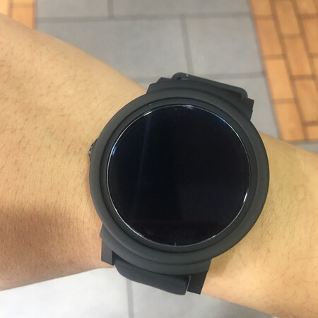 外形外观：简约大气，特别时尚
灵敏度：操作起来，没有什么多余的卡顿
准确性：指哪儿打哪儿
舒适程度：硅胶材质的，戴着很舒服
做工质量：质量看着也很好
主要是心心念了好久了，终于下定决心买了，特别喜欢