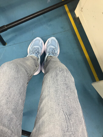 物流速度快，裤子和照片一样，比较满意。