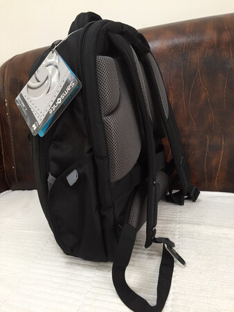 很满意的一次海淘，包包质量很好，出去旅游背这款包最适合了，非常喜欢
