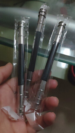 尺寸大小：刚好够握，还行吧！给孩子用的