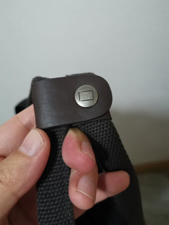 实物比图片更要方一些，要是能再长那么一丢丢，感觉会更好看一些。质量还说的过去吧，这个牌子，这个价位，也就是这个质量了。
