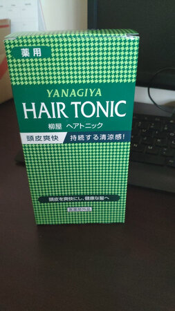 产品包装：包装跟以前一样没变化
适合发质：头发干燥，直发卷发都可以
柔顺程度：涂完头发变得细腻了
修复效果：看个人吧，我这人半瓶就能有小绒毛，掉头发明显减少很多，持续使用几乎不掉头发。
保湿效果：挺水润的，涂完半天头发也感觉不到干燥
其他特色：对脱发，跟养发有显著效果。