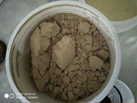 咖啡味的很好喝，不是特别甜，味道适中，刚开始饱腹感不是很好，喝完了还是很饿，第二周开始能感觉到饱了，坚持了两周瘦了5斤了，继续坚持，一定要瘦下去，一定要管住嘴。