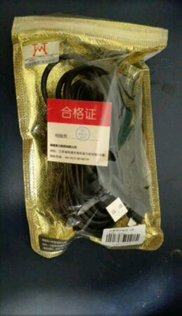 不错不错不错(*?´╰╯`?)?，发货速度超快，京东棒棒哒，线的做工不错厚实用料也不错，没有什么瑕疵，接头设计的也很人性化，不容易折现也不影响使用，长短很合适，还附送了线夹，用来固定走线很贴心呀公司！！价钱也很公道，下次还来光顾，非常不错的耗材