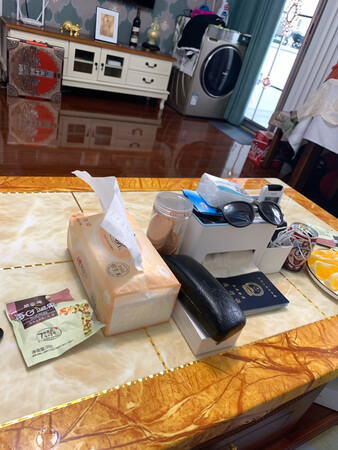 脚踩的根本没用，稍微用力，管子就从根部掉下来