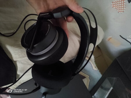 做工质感：可以
舒适度：有点紧吧
音质音效：手机不咋地