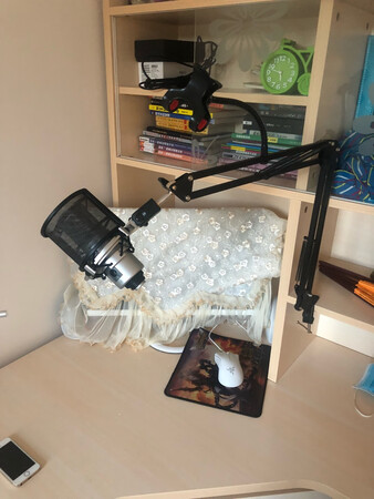绝对正品！大品牌！值得信赖！原声还原度很高！这个价位性价比很高了！支持手机电脑，操作方便！值得一提的是，店家老板的售后服务真的很到位！半夜有什么不懂的问老板，老板不厌其烦的给解答到很晚！真的很感动！这么好的商品和这么好的人品，大家购买无忧啦！