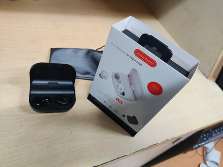 做工质感：不管看着还是用着都很舒适
续航能力：续航能力不错
灵敏度：每次连接都很快，不会有延误
