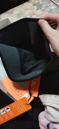 凑单买的最好的商品，尽管没有拿到双十一最最最优惠的价格，但是还是很满意。手感柔滑，厚度够 ，内里是短短的绒毛，连着脚丫子的部位是纯棉的薄薄的一层袜子，我是喜欢在连裤袜里面穿自己的棉袜的，不怕脚丫子没地方。这个冬天 在南方的话，完全可以靠这双袜子度过啦，感谢京东的优惠，提供这款价廉物美的袜子，另外京东的物流服务，满分。快，而且服务周到，