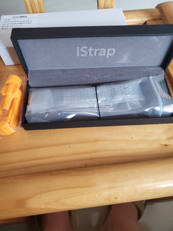 按照安装说明动手安装完成，吻合度不错，就是银色钢带和表有轻度颜色差异，可以接受。总体来说 还不错。
调表工具质量稍微差一些，移动不够稳，不过也算是够用了。