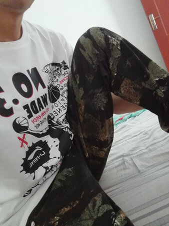 一直在京东李宁网店买衣服，款式不错。质量也很好。赞?