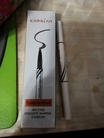 产品质感：比以前买的硬 颜色浅一点