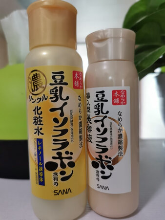 水保湿是每种肤质都必不可少的，除了本身肤质偏干，油性皮肤更应该注意，出油可是水油不平衡的表现！补水保湿是一切护肤的基础，只有让皮肤喝饱水，才更容易接近水油平衡的健康状态。而这就是我钟爱SANA豆乳系列的水乳的原因，没有花里胡俏的噱头，就是踏踏实实做保湿