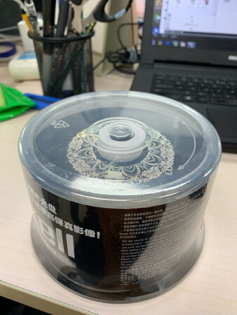 现在应该很少人用刻录光盘作为车载音源了吧。但是发现还是CD的音频质量最高！好音乐就得用好盘！