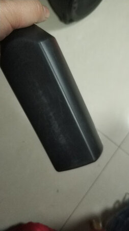 用了很多次，也使用了一段时间，使用很不错，没有发现异常情况。充粉的时候也比较方便，每个瓶子都自带漏斗。可能粉比较细，流动性不是很好，自然到入硒鼓不容易，需要加点力挤压，加力粉就容易散到空气中，吸入不太好，有利有弊。