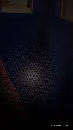绸面的感觉不如绒面的效果好，还有移动裁剪好恶心，店家人不错，说给重新洗，自己懒得折腾了，需要的朋友建议绒面，绸面略有失真