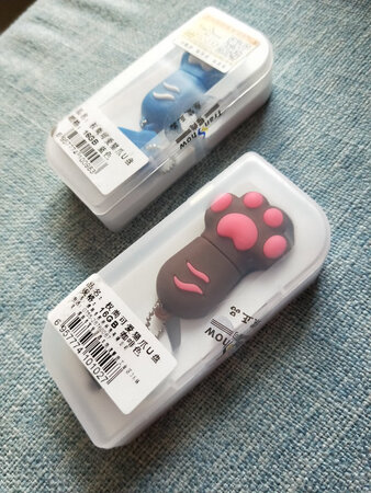 外观材质：不错
传输速度：还行