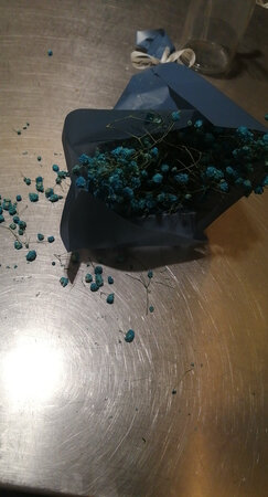 花送过来碎了，说是干了，