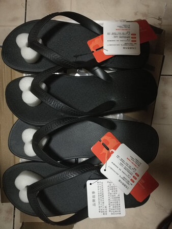 我又买了两双，留着备着，过两天正好海边旅游带一双，值得购买。