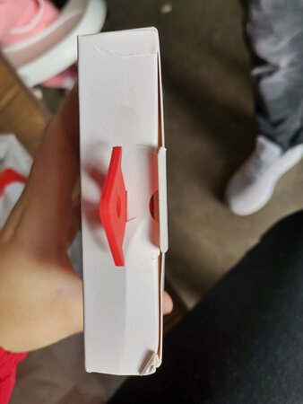 不知道包装为什么是打开的，不要说运输造成的，亲，运输能把标签撕开？盒子磨的又旧又脏，发货前不检查吗，就算别人不想要退货了，最起码外包装处理一下吧，除了速度，这次真的差评，希望东西没事，要是不能用，还会申请售后退的，