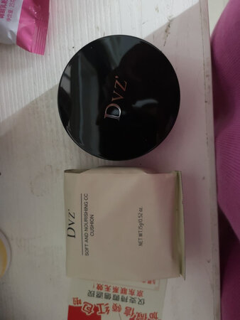 是正品，而且还很滋润，夏天也可以用，防汗。一直都用朵色的。