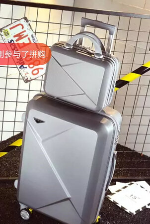 行李箱已经收到货了，质量很好，，颜色我挺喜欢，空间很大，里面可以装很多衣服，买的这么好的质量，价格又实惠，我太开心了，谢谢老板，祝老板生意兴隆。