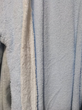 有点垫屑，也不是那么舒服柔软，不值这个价