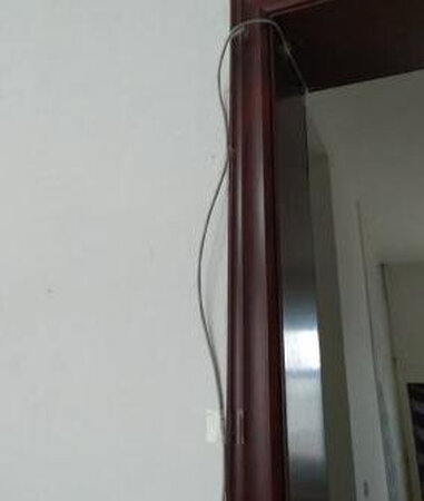 忘记开袋前拍照了，牵好之后才补拍的，线的质量非常好，家里弄的电信50 兆网，用无线下载7-8兆每秒，连上网线后最快11-12兆，打游戏一点不卡。
6类千兆网线，线够长，线材很好，质量不错，接口也很好，东西不错。接触很好，链接方便，以前的普通线下载网速就10兆左右，现在轻松20兆以上！水晶头无可挑剔！晶华大品牌，值得信赖。
京东自营的物流速度真的没法说 真的超快 隔天就到了 网线性价比也很高