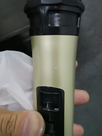 做工质感：塑料做的，质量太差第一次话筒坏的，换货，换来的又是旧的。