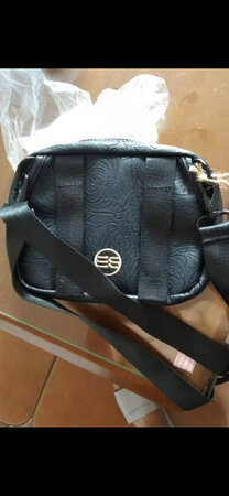 东西一般，不值这个价，发错地址然后告诉店家更改地址还是没有更改，寄到发错的地址，问店家还让我去查物流守则，我们哪懂啊，就这样吧。
