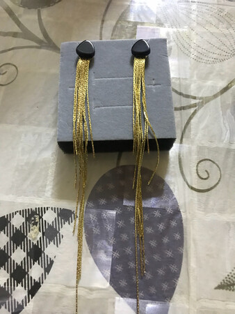 很漂亮的饰品，都试戴了下很漂亮很漂亮，出去旅游带很合适