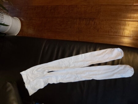 小孩子自己买的，大小正好，质量还可以啦，穿着还可以。