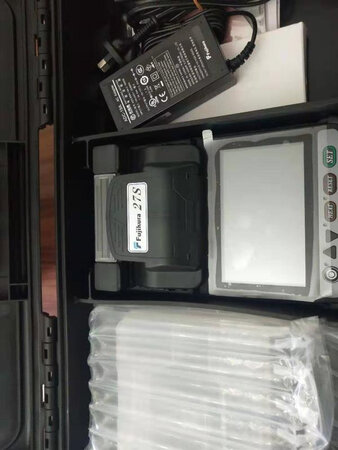 做工很好，看起来品质不错，机器试用了两天，效果不错，很满意