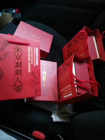 做工十分完美，十分漂亮。送给客人的礼物