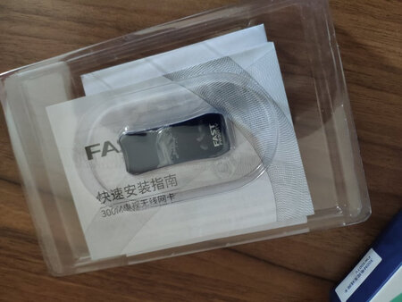 包装完好，京东物流很有效率。                                            信号不错，可以让电视发挥更大的功用。              
没有机顶盒也能看视频，很方便