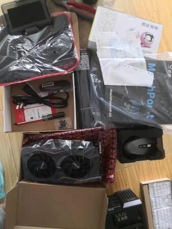 很好很喜欢，快递速度也很给力。
客服很耐心，金牛小哥细细解答。
PS：包装箱子真心好大