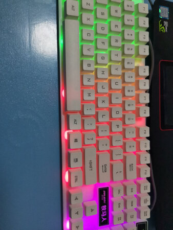 键盘很便宜，但是真的很好用，按键手感也很舒服，很满意的一次购物体验，虽然是双11但发货也很快