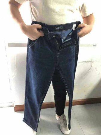 打开包裹检查了没有异味，摸上去质感也不错 ，洗过了不掉色不缩水。