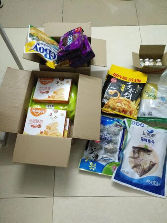 感谢快递小哥送到家里，送货快。感谢京东自营，自营物品质量好，售后有保障。       