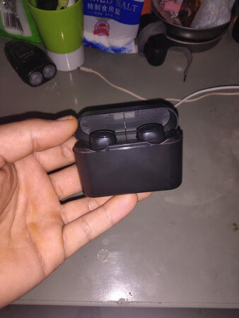 音效音质：还可以吧！
舒适度：一般，
续航能力：还不知道