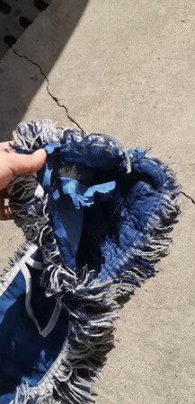 用了两天就烂成这个样子，质量实在是差的要命，劝各位下手之前好好考虑一下这个样子的拖把值不值得购买
