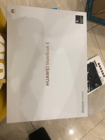 外形外观：增加了后置摄像头，一大亮点啊
轻薄程度：后面变成皮质，感觉很爽