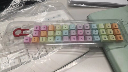妹妹说 键盘太酷了 
圣诞小礼物，蛮合适的 哈哈哈哈哈