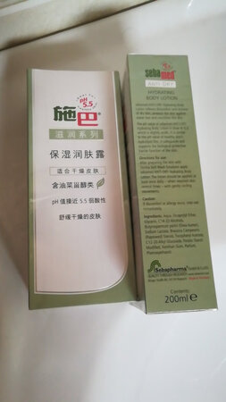有淡淡的香味，能滋润浴后的皮肤，双十一活动再次回购。